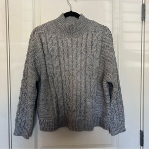 Cozy Gray Cropped Cable Knit Sweater Medium